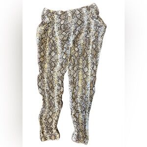 Snake pattern Capri pants
